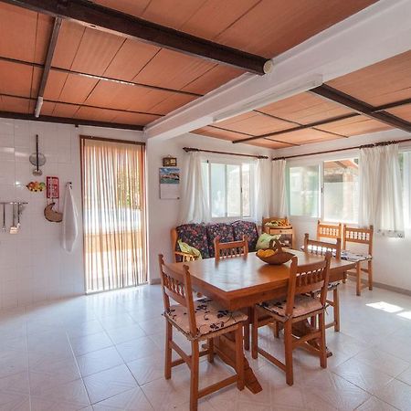 Celedonia Villa Лукмахор Екстериор снимка