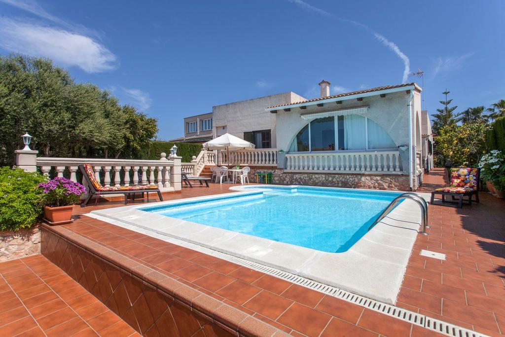 Celedonia Villa Лукмахор Екстериор снимка