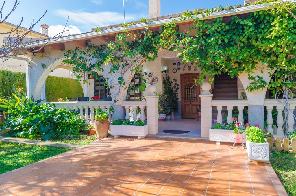 Celedonia Villa Лукмахор Екстериор снимка