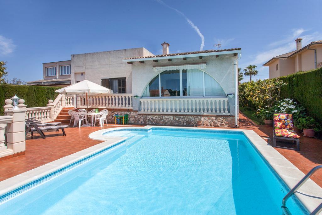 Celedonia Villa Лукмахор Екстериор снимка